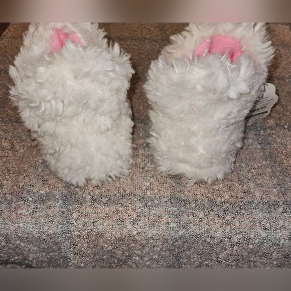 💵3/$20 Bundle 3 Specially Marked INWT Girls Wonder Nation Soft Fuzzy  Slippers - Picture 9 of 9